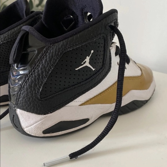 Boys Jordan B'Loyal White/Black/Metallic - Picture 6 of 8